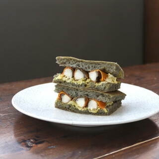 大人気メニュー『さばサンド』是非ご賞味ください！