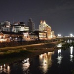 カワカフェ - 鴨川の川床風景