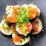 魚`S まん - 料理　イクラ