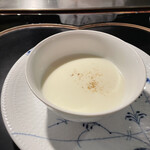 銀座うかい亭 - 新玉ねぎのポタージュ