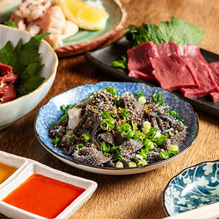 お酒の肴に！豊富な居酒屋メニュー＆ユニークな創作料理