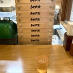 うちたて家 - 案内された、カウンター1番手前の席。