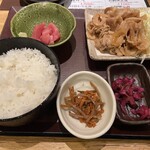 やえす初藤 - 生姜焼き定食　全容