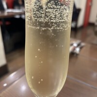 BISTRO DOUBLE - テーブルに置いてから更についでくれます！