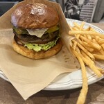 NICK&RENEE 箕面店 - アボガドチーズバーガー