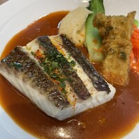 GARB pintino - 本日鮮魚の天火焼き　ソースブイヤベース
                    