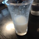 ふく処 さかい - 熱燗を足して再シェイク　白子酒が完成