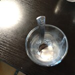 ふく処 さかい - 白子酒の準備でシェイクします。