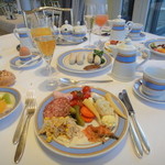 Bayerischer Hof  - みんなシャンパンにぴったりです。