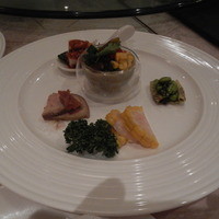 四川料理 龍の子 - 付け出し。結構、洗練されていて美味しい。