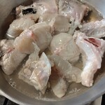 ふく処 さかい - 豪快に鍋の中へ