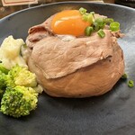 遊楽亭 - 【2025.4.7(月)】ローストビーフ丼（並盛・にんにく醤油）1,320円