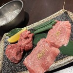 炭火焼肉 にく式 - 