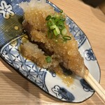 焼鳥のヒナタ - 炭火塩焼鳥丼（ご飯大盛り無料）味噌汁付き
＋極粗挽きつくね大串（おろしポン酢）
＋ささみ塩焼き＋もも焼（タレ）＋なんこつ焼（塩）
730円＋200円＋160円＋160円＋160円