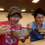 五壮洞咸興冷麺 - ムルレンミョン（水冷麺물냉면）　8000w（約560円）
      ピビンネンミョン（唐辛子みそのタレで食べる冷麺비빔냉면）　8000w（約560円）