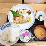 清元 - 銀ダラの西京焼きとサ－モンのハラス焼きの盛り合わせ定食