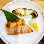 清元 - 銀ダラの西京焼きとサ－モンのハラス焼きの盛り合わせ