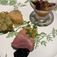 La mère - 春子しいたけのおひたし、ふきのとうとマスのフリット、鴨ロース　ブルーベリーのソース