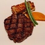 THE COSMOPOLITAN GRILL BAR TERRACE - 特選国産フィレ（ミディアムでソースは赤ワイン）