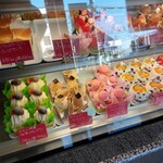 洋菓子倶楽部 KAREN - ウィンドウケース