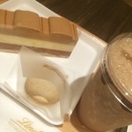 リンツ ショコラ ブティック＆カフェ - ケーキセット♡