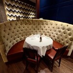 Empire Steak House - ラグジュアリー感のある席