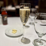 Empire Steak House - フリーフローのシャンパン✴︎ .。