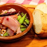 トラットリア ガバチョ - 石見銀山アスパラガスと生ハムのアヒージョ①