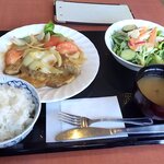 湯河原 魚作 びすとろたぶしぇ - 洋食定食・豚ロースソテー　リンゴ酢ソース（2025.3）