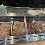 博多串焼きバッテンよかとぉ JR大阪駅バルチカ03店 - ショーケースの串達