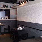 One Heart - Dining Bar One Heart ＠茅場町 1階店内 実質テーブル3卓8席のみ 2階席もあるようです