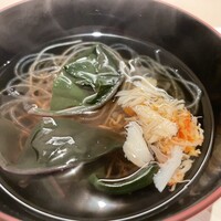 寿司と日本料理 銀座 一 - 蟹とワカメの腕物