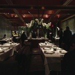 Le Bernardin - かなり広い店内。