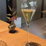 SÉN - シャンパーニュとシャルトリューズのカクテル