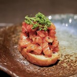 YORONIKU TOKYO AZABUDAIHILLS - 花山椒和牛ブルスケッタ