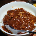 OB倶楽部 - 令和7年4月 ランチタイム(11:30〜13:00)
      日替わりランチ 税込700円
      ハヤシライス、一口カツ、小鉢3種、みそ汁、漬けもの