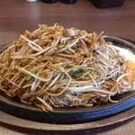 想夫恋 上大利店 - 焼きそば大盛り＆目玉焼きトッピング