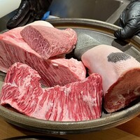 日本焼肉はせ川 表参道店 - 今昔～こんじゃく～【十七品】高級肉六種 18,000円(税込)