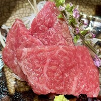 日本焼肉はせ川 表参道店 - 御造り:但馬牛刺身
