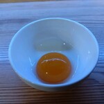 ラーメン 篠寛 - 担々麺に付いてる卵黄