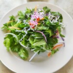 HOLZ - 冷たいお皿！店員さんがテーブル上で盛り付けてくれました。