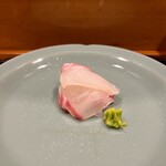 味享 - 明石の真鯛です. 肉厚！