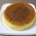 自家焙煎珈琲 高千穂 - チーズケーキ（1ロール：1900円）
