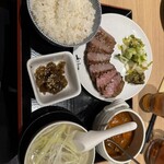 仙臺牛たん 撰 利久 - 