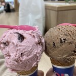 サーティワンアイスクリーム - 料理写真:バーガンディチェリーとチョップドチョコレート