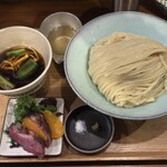 いかれたヌードル フィッシュトンズ - 七谷鴨と七谷赤地鶏のつけ麺