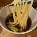 いかれたヌードル フィッシュトンズ - 麺リフト