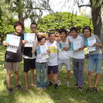 KUA`AINA - この日はホノルルマラソンを走った仲間とオアフ島一周のドライブ、途中で私がハワイで一番美味しいと思うこのハンバーガー店に立ち寄りました。 
            
            