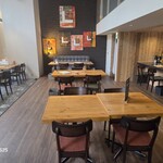 Local - 店内の様子①