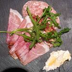 ラ フィーリア デル プレジデンテ - 2025.4 生ハムサラミ盛り合わせ（1,780円）